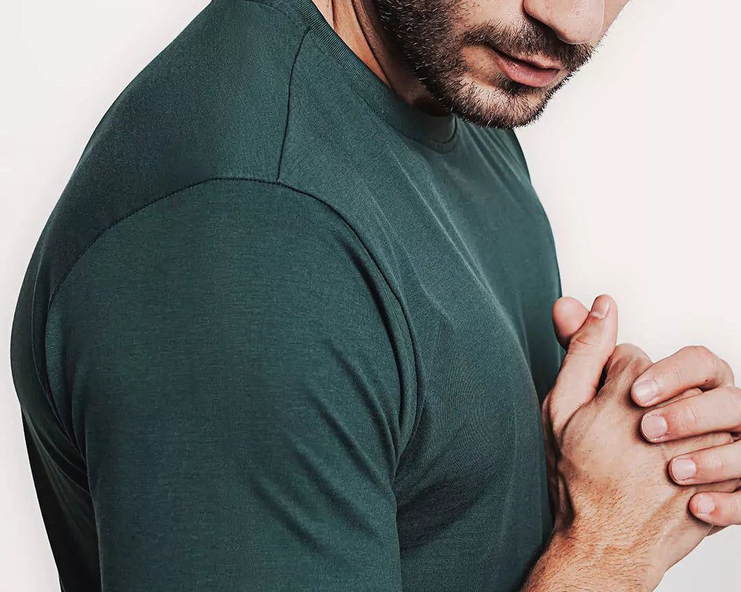 Camiseta Algodão Pima Verde Escura Algodão PIMA™ & Tingimento Reativo EZUTUS Roupa Masculina Básica de Qualidade