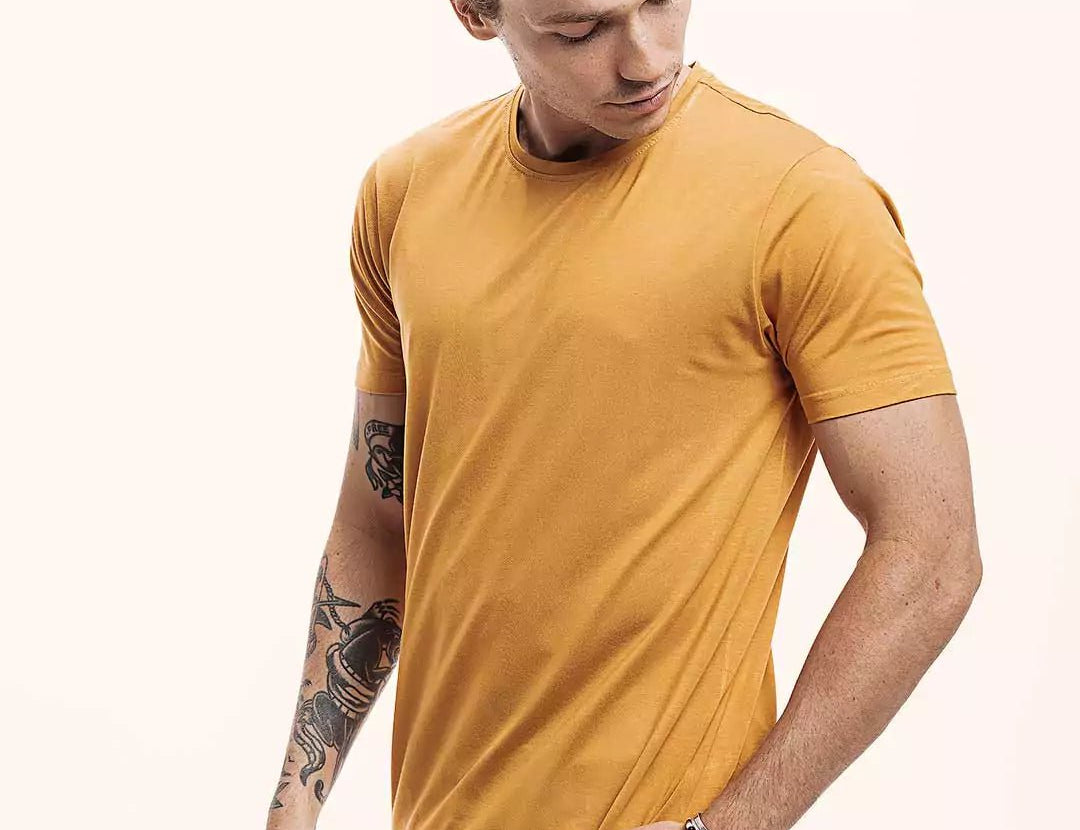 Camiseta Everyday Amarela Viscose EcoVero™ & Tingimento Reativo EZUTUS Roupa Masculina Básica de Qualidade