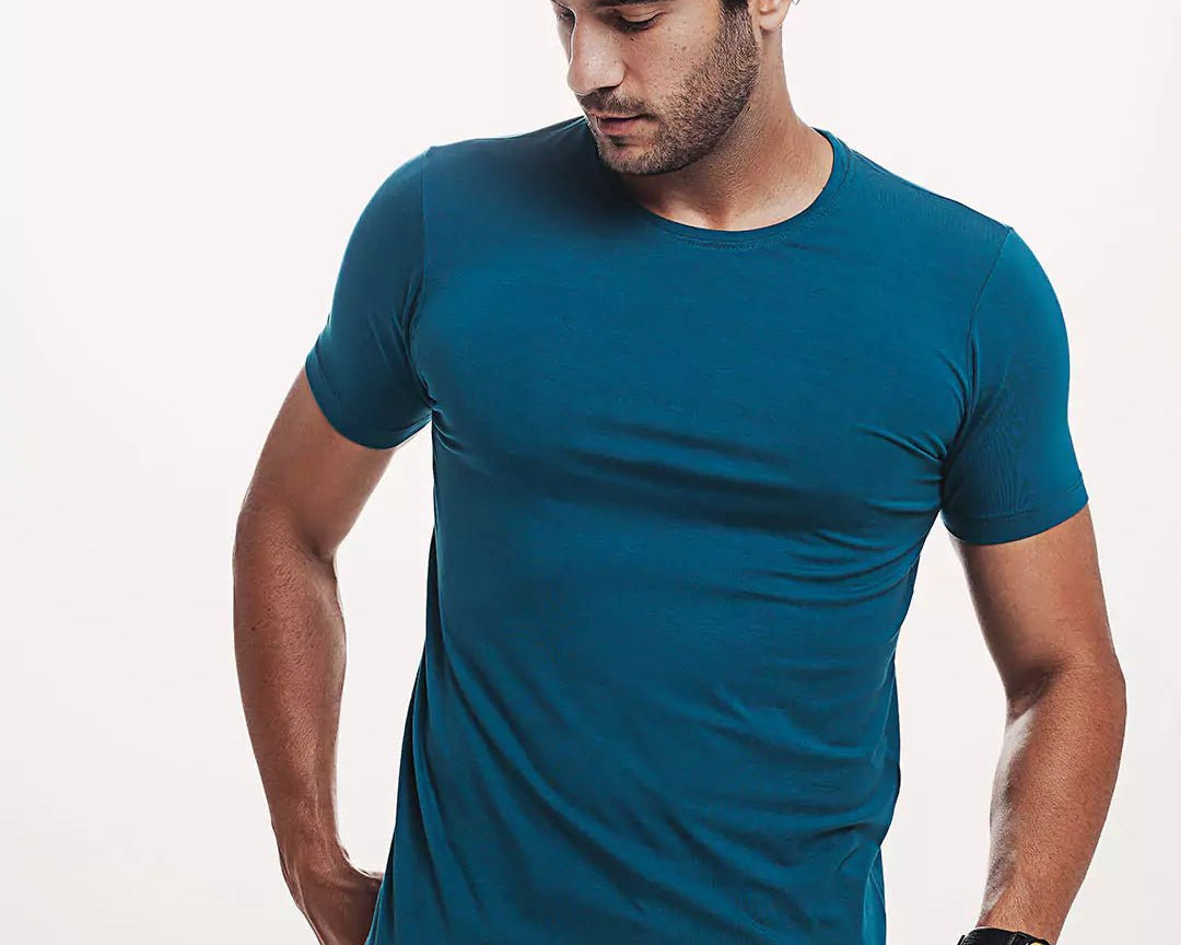 Camiseta Everyday Azul Viscose EcoVero™ & Tingimento Reativo EZUTUS Roupa Masculina Básica de Qualidade