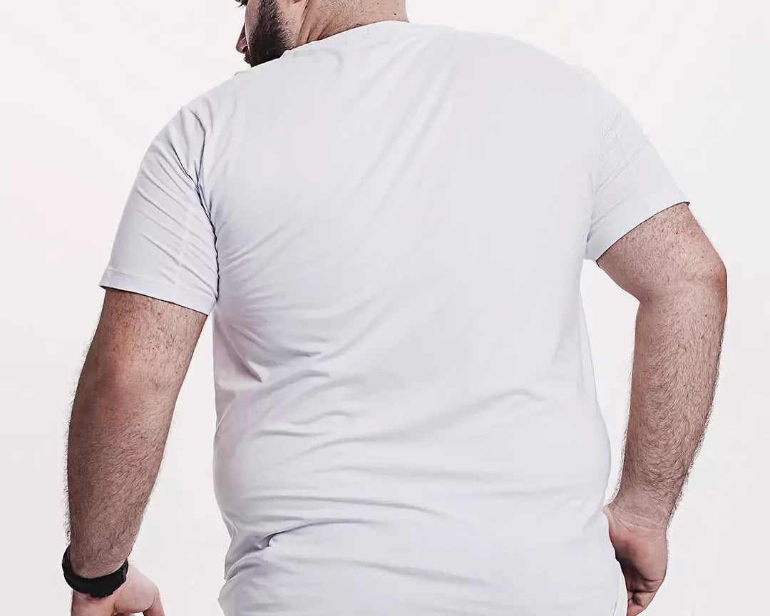 Camiseta Everyday Branca | Plus Size Viscose EcoVero™ & Tingimento Reativo EZUTUS Roupa Masculina Básica de Qualidade
