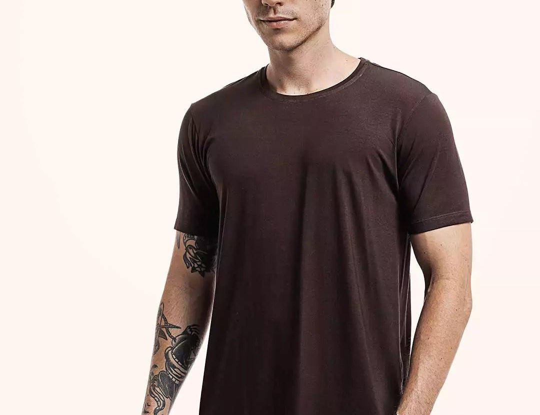 Camiseta Everyday Marrom Viscose EcoVero™ & Tingimento Reativo EZUTUS Roupa Masculina Básica de Qualidade
