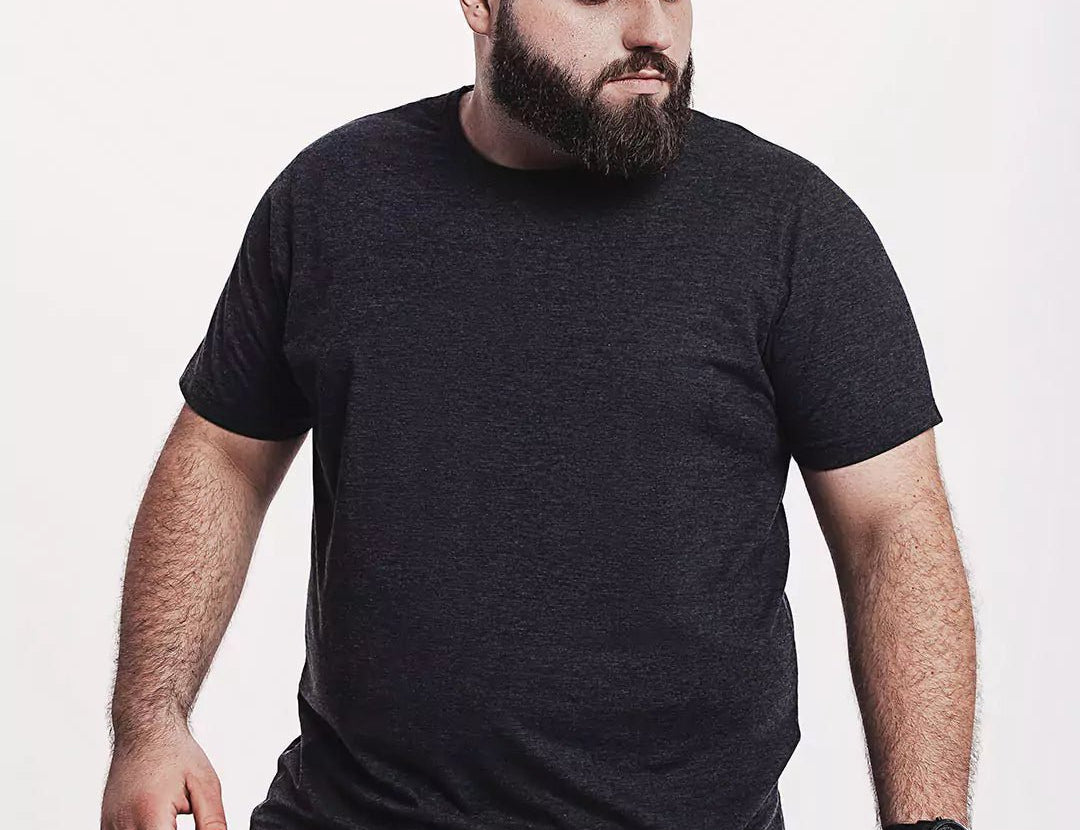 Camiseta Everyday Preta Mescla | Plus Size Viscose EcoVero™ & Tingimento Reativo EZUTUS Roupa Masculina Básica de Qualidade
