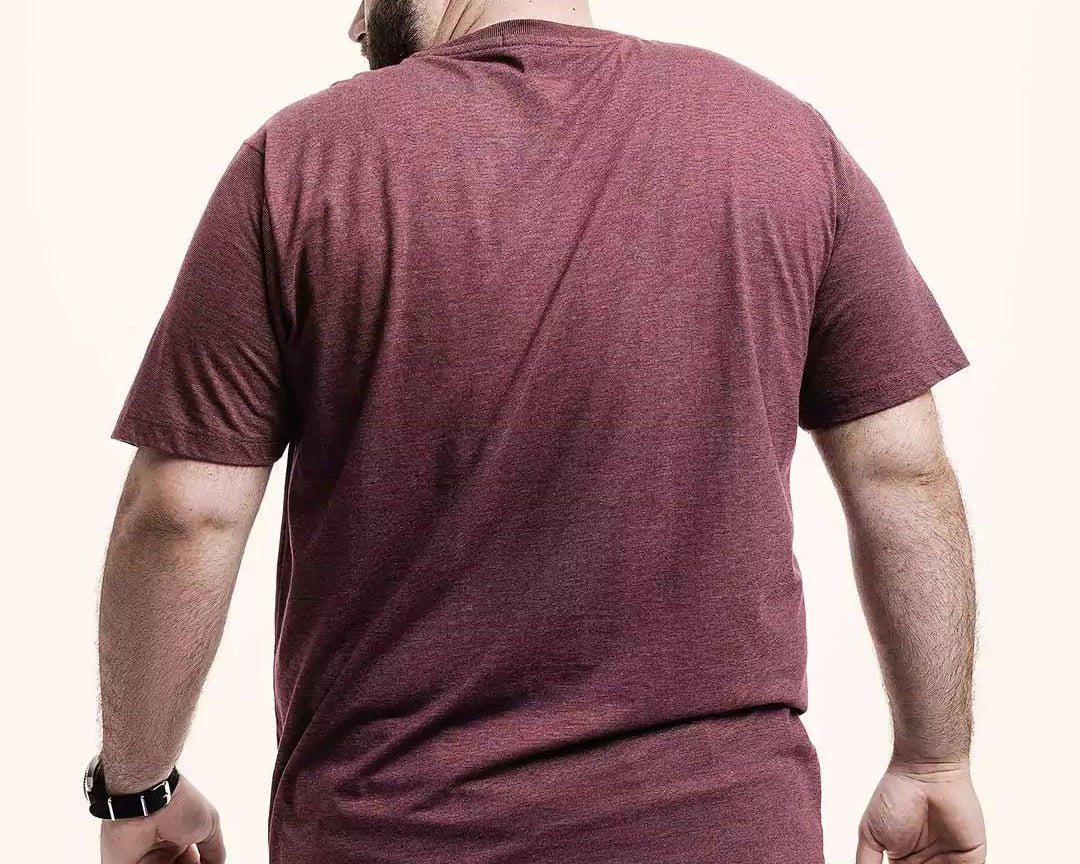 Camiseta Mescla 401 Vinho | Plus Size Algodão BCI™ & Tingimento Reativo EZUTUS Roupa Masculina Básica de Qualidade
