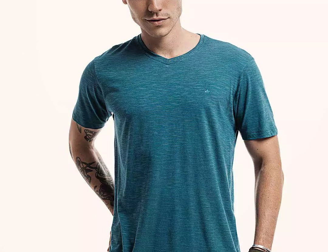 Camiseta Ultraleve Azul Viscose EcoVero™ & Algodão Flame EZUTUS Roupa Masculina Básica de Qualidade