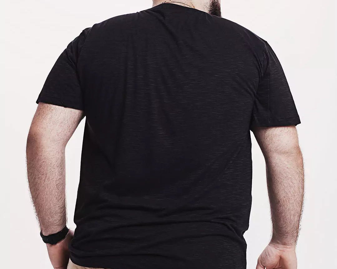 Camiseta Ultraleve Preta | Plus Size Viscose EcoVero™ & Algodão Flame EZUTUS Roupa Masculina Básica de Qualidade