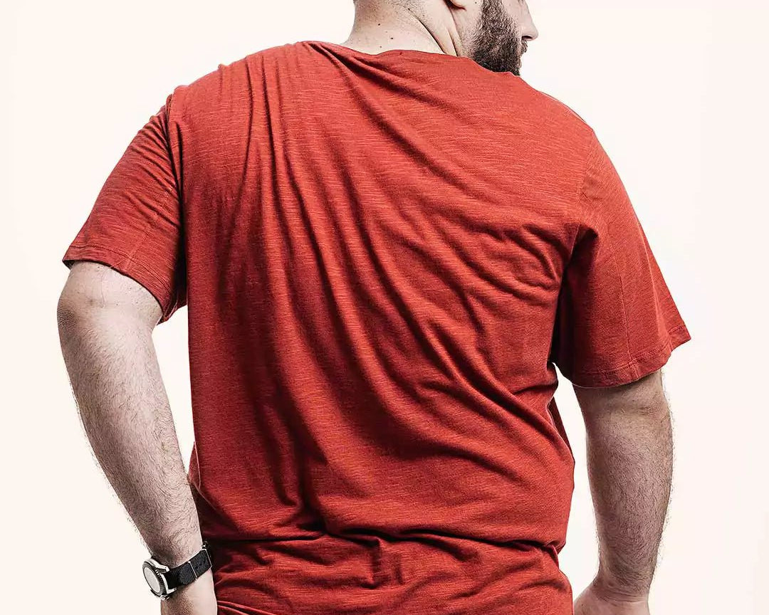 Camiseta Ultraleve Vermelha | Plus Size Viscose EcoVero™ & Algodão Flame EZUTUS Roupa Masculina Básica de Qualidade
