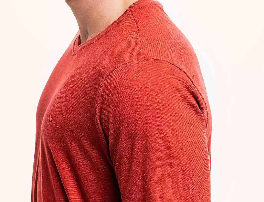Camiseta Ultraleve Vermelha Viscose EcoVero™ & Algodão Flame EZUTUS Roupa Masculina Básica de Qualidade